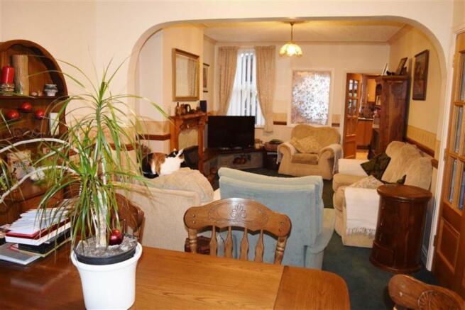 2nd view of lounge