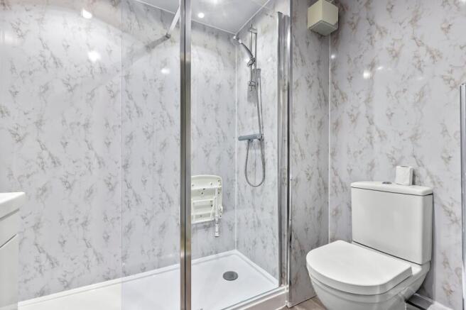 2 bed Flat for sale Image 11