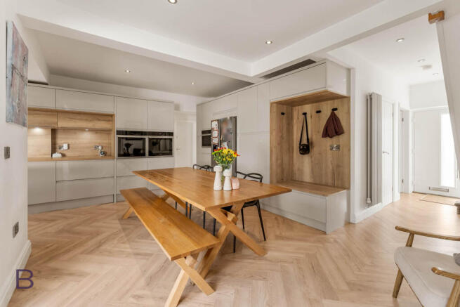 4 bed Detached for sale Image 10