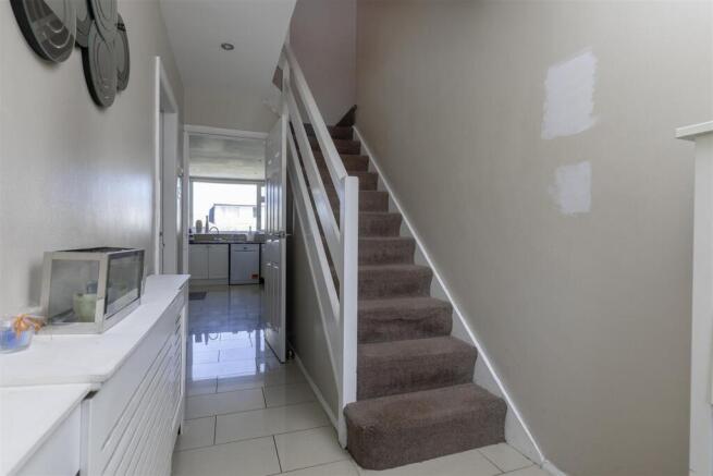 5 bed Detached for sale Image 6