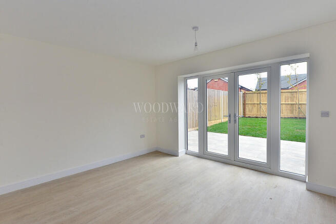 Living/Dining Roo...