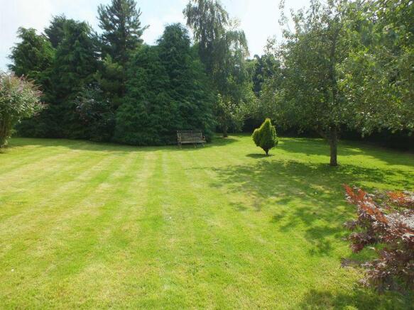 Lawned Gardens