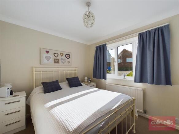 2 bed Detached Bungalow for sale Image 11
