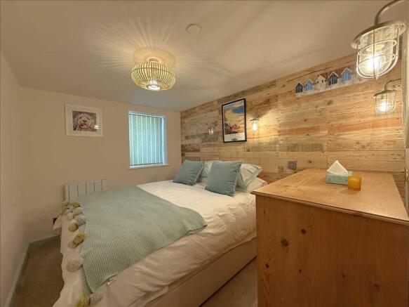 3 bed House for sale Image 4