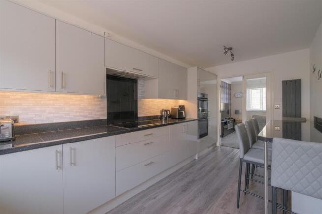 4 bed Town House for sale Image 7
