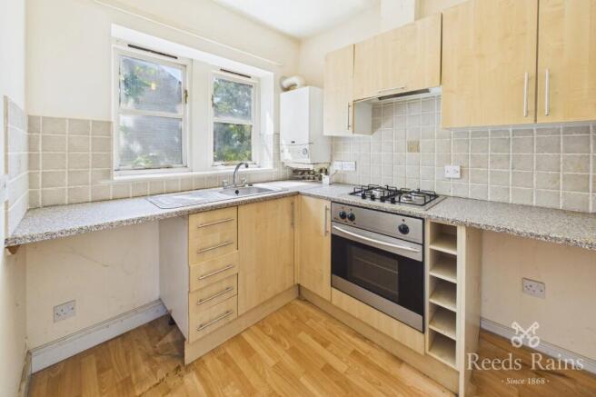 2 bed Apartment for sale Image 2