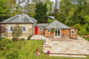 Outer Gate Lodge, Park Drive, Ashford TN26 1DR
