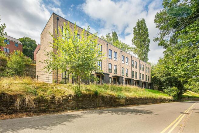 3 bed Town House for sale Image 6