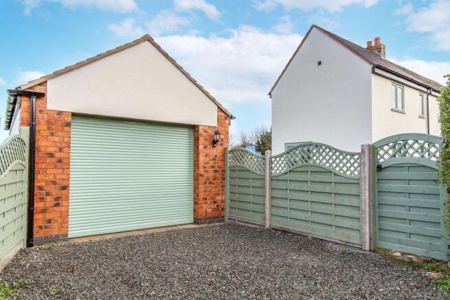 Garage & Parking