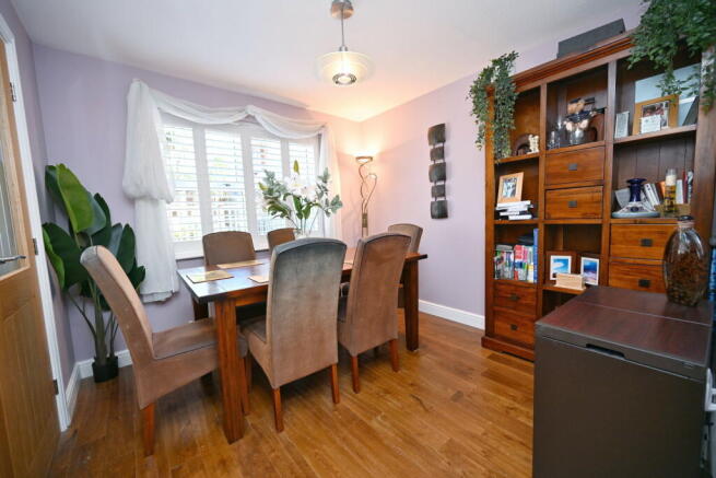 4 bed Detached for sale Image 7