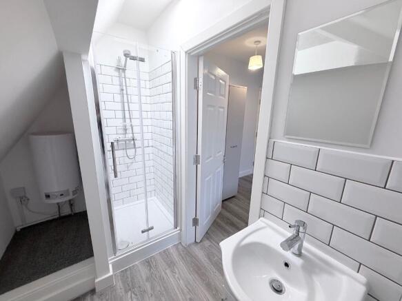 1 bed Apartment to rent Image 6