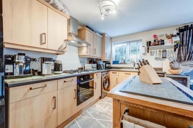 4 bed Town House for sale Image 10