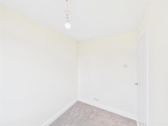 2 bed House to rent Image 11