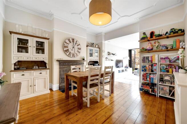 Hillcrest Road, London photo 4