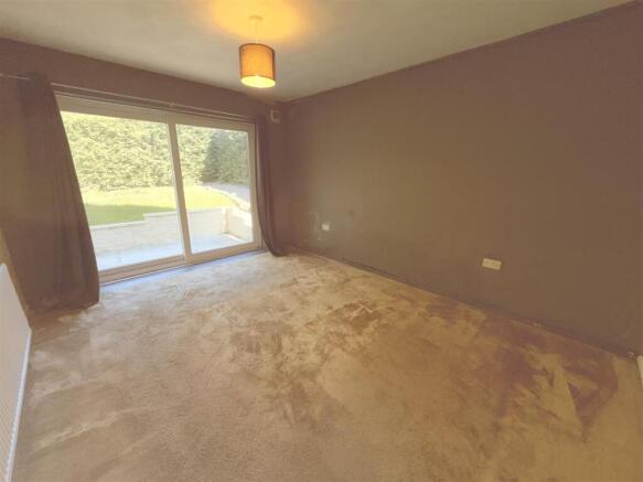 4 bed House for sale Image 12