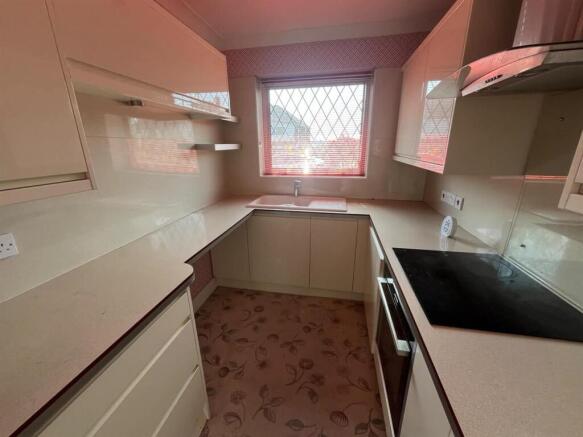 2 bed Semi-Detached Bungalow for sale Image 8
