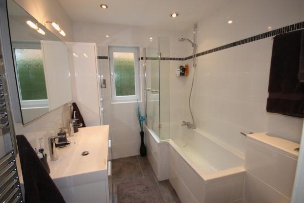 Modern 3 piece Bathroom