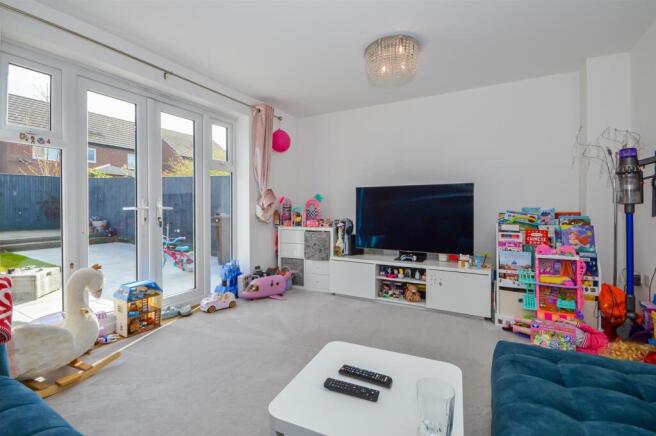 3 bed Semi-Detached for sale Image 4
