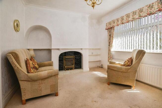 3 bed Semi-Detached Bungalow for sale Image 4