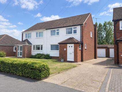 Wavendene Avenue, Egham, Surrey, TW20