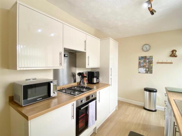 2 bed Terraced for sale Image 7