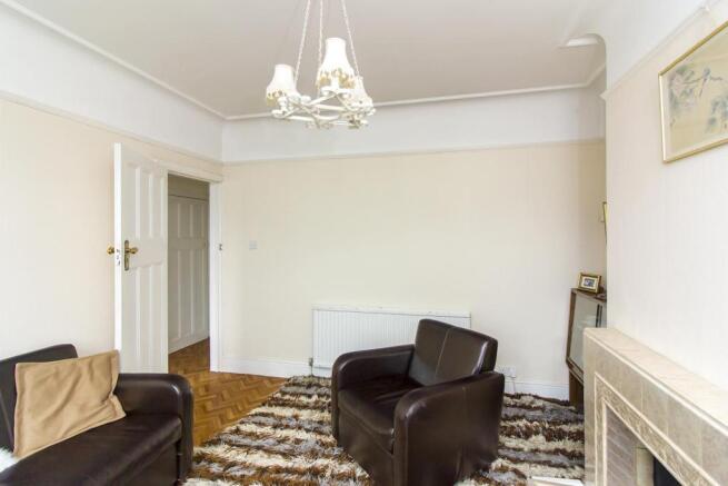 lounge1.jpg