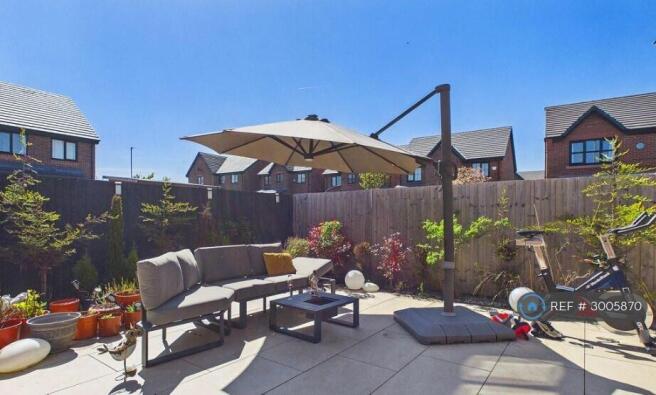 South-Facing Garden¿Porcelain Paved Patio-Angle 2