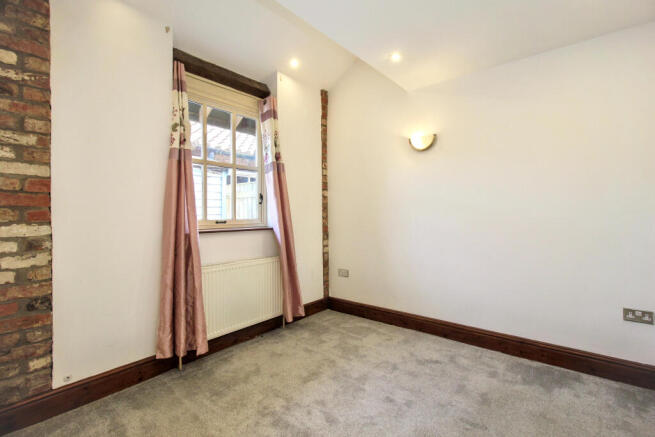 4 bed Terraced for sale Image 10
