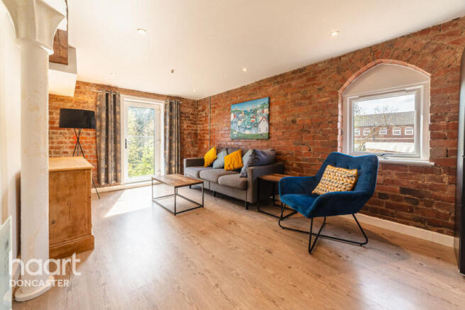 2 bed Apartment for sale Image 8