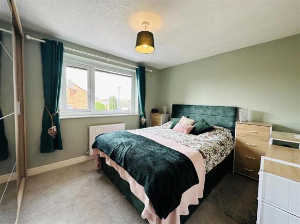 2 bed Semi-Detached for sale Image 8