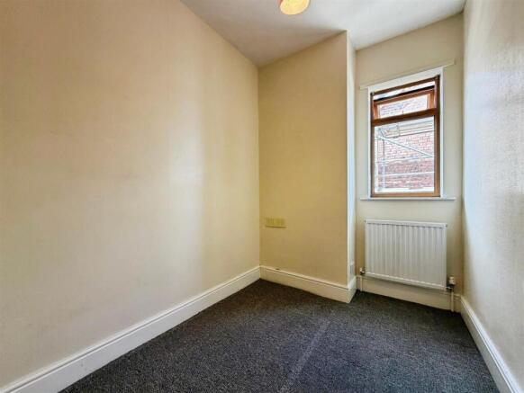 3 bed Semi-Detached for sale Image 10