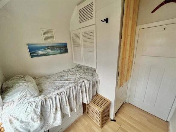 Bedroom 3 Aspect 2.jpg