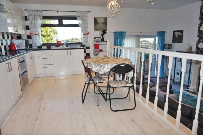 Kitchen/Dining Room