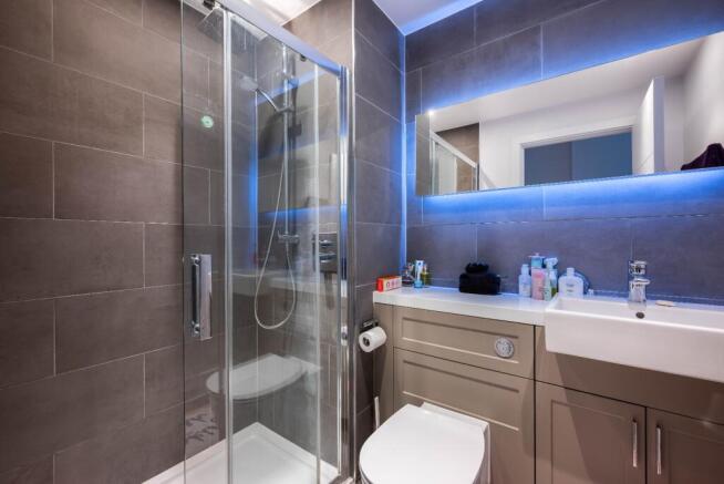 2 bed Flat to rent Image 9