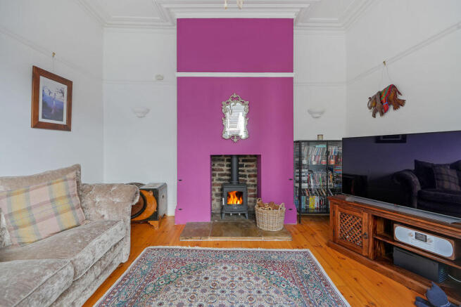 5 bed Semi-Detached for sale Image 7