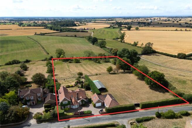 4 bed Detached for sale Image 5