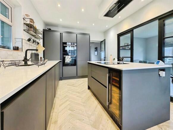 Kitchen/Dining Area