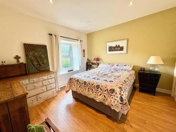 2 bed Semi-Detached for sale Image 6