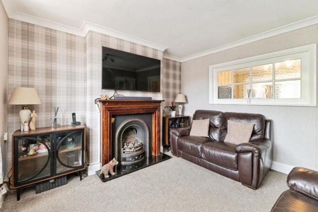4 bed Semi-Detached for sale Image 6