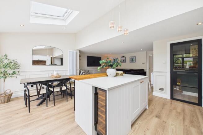 3 bed Semi-Detached for sale Image 10