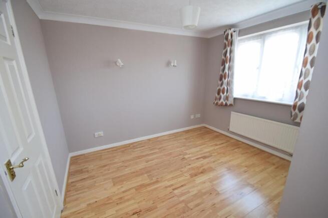 16 Dutchells Way Bedroom.jpg