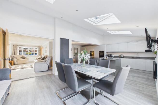 Kitchen Dining Area