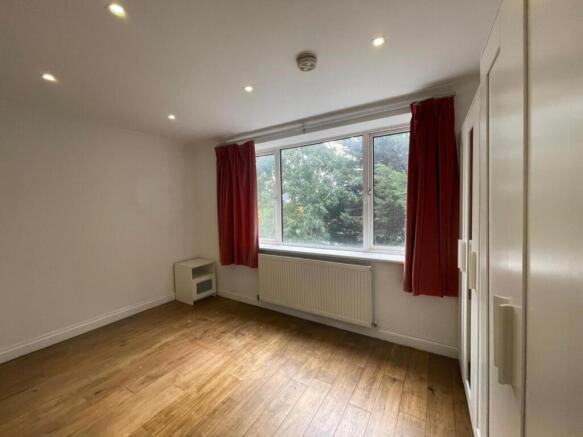 WhatsApp Image 2025-10-16 at 15.55.04-2.jpeg