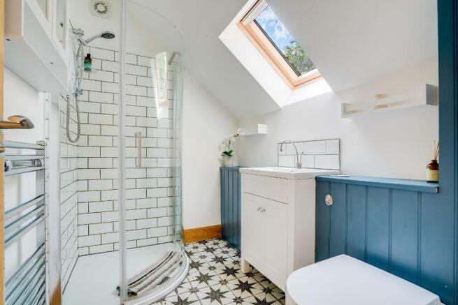 En suite shower (Bedroom 2 Annexe)