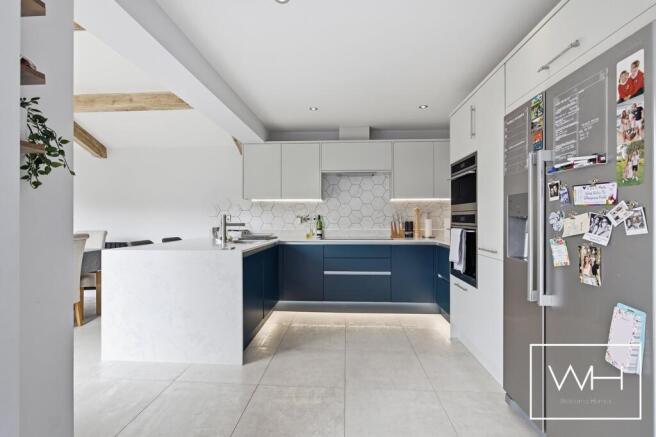 4 bed Detached for sale Image 6