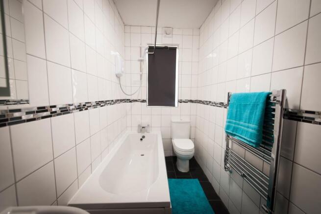 5 bed House to rent Image 8