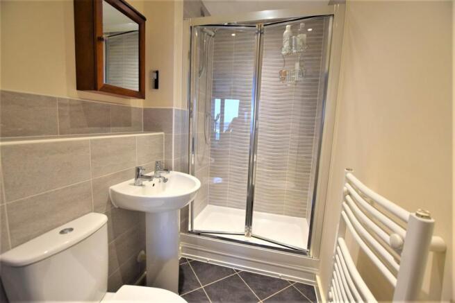 10 Millwright House - ensuite (brochure).JPG