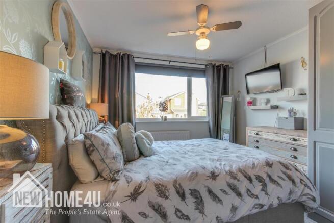 MASTER BEDROOM: