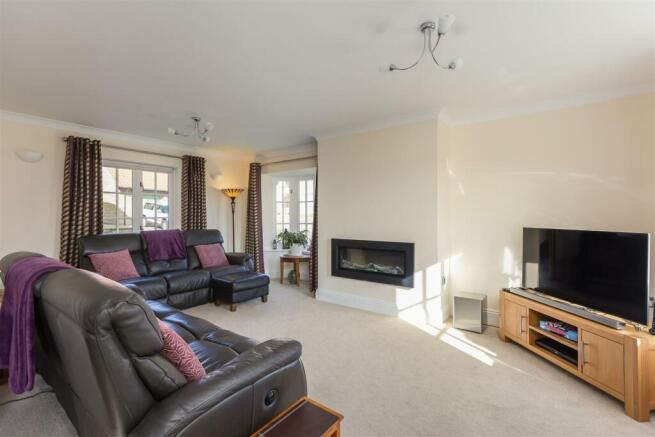 Thornton View 8 Sitting Room-1.jpg
