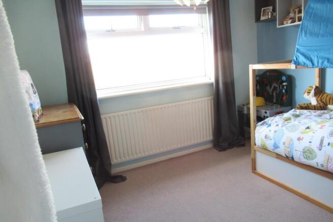 BEDROOM 2